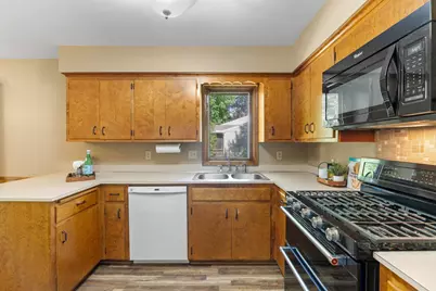2420 Ensign Avenue N, Golden Valley, MN 55427 - Photo 13