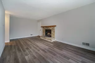 11574 Carriage Ct, Eden Prairie, MN 55344 - Photo 9