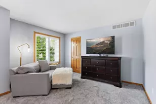 2361 Stone Creek Dr, Chanhassen, MN 55317 - Photo 27