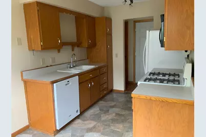 954 Miller Street S, Shakopee, MN 55379 - Photo 3