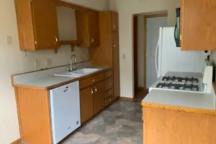 954 Miller St S, Shakopee, MN 55379 - Photo 3