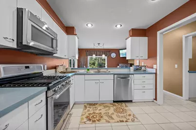 9820 Deerbrook Drive, Chanhassen, MN 55317 - Photo 17