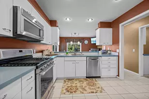 9820 Deerbrook Dr, Chanhassen, MN 55317 - Photo 17