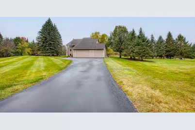 9820 Deerbrook Drive, Chanhassen, MN 55317 - Photo 9