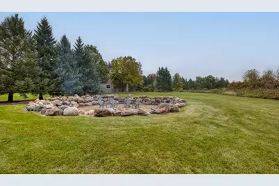 9820 Deerbrook Drive, Chanhassen, MN 55317 - Photo 45