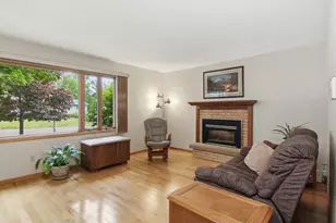 1001 Kinnickinnic St, Hudson, WI 54016 - Photo 7