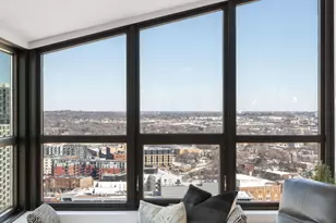 110 Bank St SE, Minneapolis, MN 55414 - Photo 27
