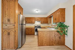13008 Oliver Ave S, Burnsville, MN 55337 - Photo 7