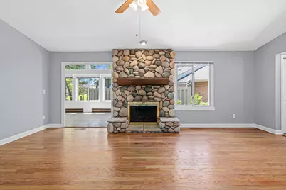 1860 Juneau Lane N, Plymouth, MN 55447 - Photo 7