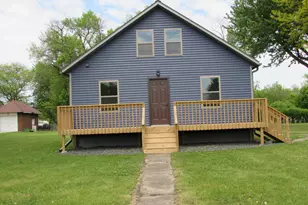 402 W Main St, Ceylon, MN 56121 - Photo 1