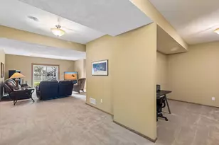3362 Charleston Dr, Woodbury, MN 55129 - Photo 53