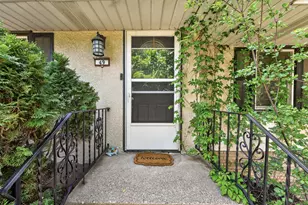 49 Flandrau Pl, Saint Paul, MN 55106 - Photo 3