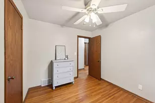 49 Flandrau Pl, Saint Paul, MN 55106 - Photo 13