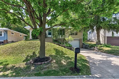 49 Flandrau Place, Saint Paul, MN 55106 - Photo 1