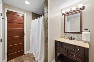 49 Flandrau Pl, Saint Paul, MN 55106 - Photo 19