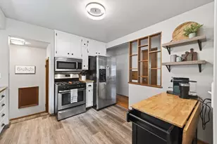 49 Flandrau Pl, Saint Paul, MN 55106 - Photo 7