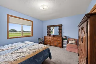 7725 Dolphin Rd, Princeton, MN 55371 - Photo 23