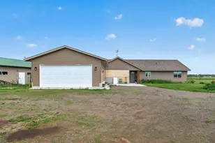 7725 Dolphin Rd, Princeton, MN 55371 - Photo 15