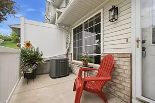 8630 Quarry Ridge Ln, Woodbury, MN 55125 - Photo 5