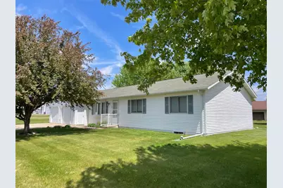 208 Broad Street S, Comfrey, MN 56019 - Photo 1