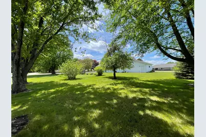 208 Broad Street S, Comfrey, MN 56019 - Photo 3