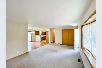 208 Broad Street S, Comfrey, MN 56019 - Photo 13