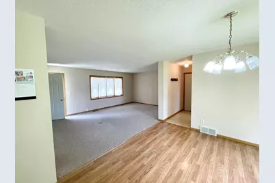 208 Broad Street S, Comfrey, MN 56019 - Photo 11