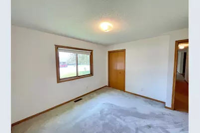 208 Broad Street S, Comfrey, MN 56019 - Photo 19