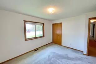 208 Broad Street S, Comfrey, MN 56019 - Photo 19