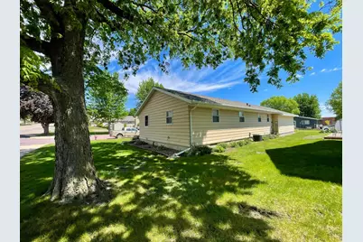 115 W Lincoln Street, Springfield, MN 56087 - Photo 3