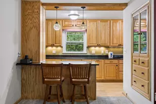 3613 Robin Ln, Hopkins, MN 55305 - Photo 7