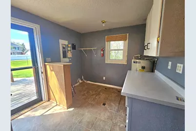 127 S State Street, Warren, MN 56762 - Photo 17