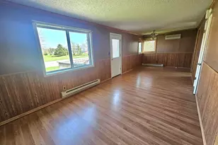 127 S State St, Warren, MN 56762 - Photo 5