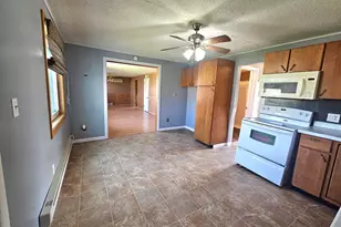 127 S State St, Warren, MN 56762 - Photo 9