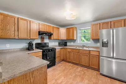 915 3rd Avenue NW, Faribault, MN 55021 - Photo 11