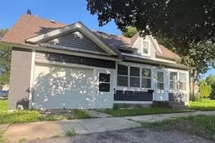 915 3rd Ave NW, Faribault, MN 55021 - Photo 1