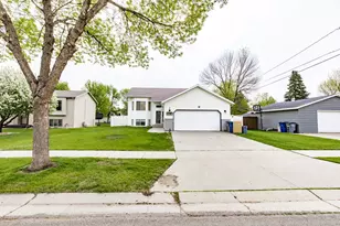 1116 18th St N, Moorhead, MN 56560 - Photo 5
