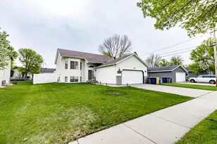 1116 18th St N, Moorhead, MN 56560 - Photo 3