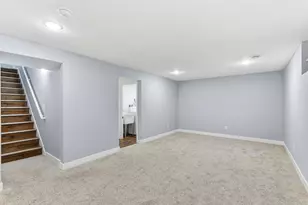 879 Iowa Ave W, Saint Paul, MN 55117 - Photo 21