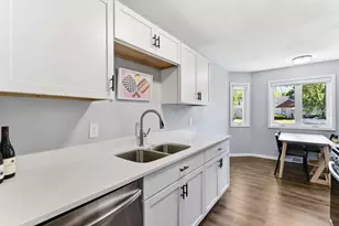 879 Iowa Ave W, Saint Paul, MN 55117 - Photo 11