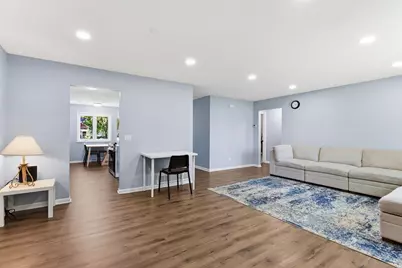 879 Iowa Avenue W, Saint Paul, MN 55117 - Photo 7