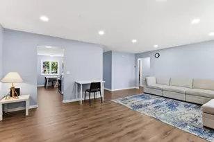 879 Iowa Ave W, Saint Paul, MN 55117 - Photo 7