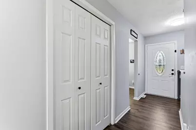 879 Iowa Avenue W, Saint Paul, MN 55117 - Photo 9