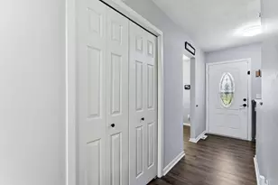 879 Iowa Ave W, Saint Paul, MN 55117 - Photo 9