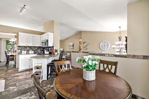 16467 Godson Dr, Lakeville, MN 55044 - Photo 5