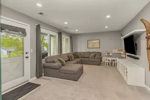 1420 Hilo Ave N, Oakdale, MN 55128 - Photo 13