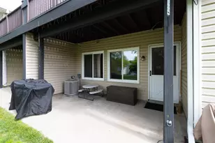 1420 Hilo Ave N, Oakdale, MN 55128 - Photo 17