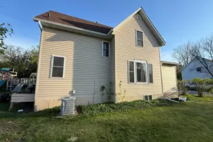 402 St Paul Ave S, Thief River Falls, MN 56701 - Photo 39