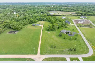 275 Summerfield Trail, Mankato, MN 56001 - Photo 3
