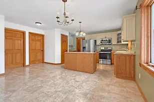 3249 Woodland Hills Dr SE, Bemidji, MN 56601 - Photo 3